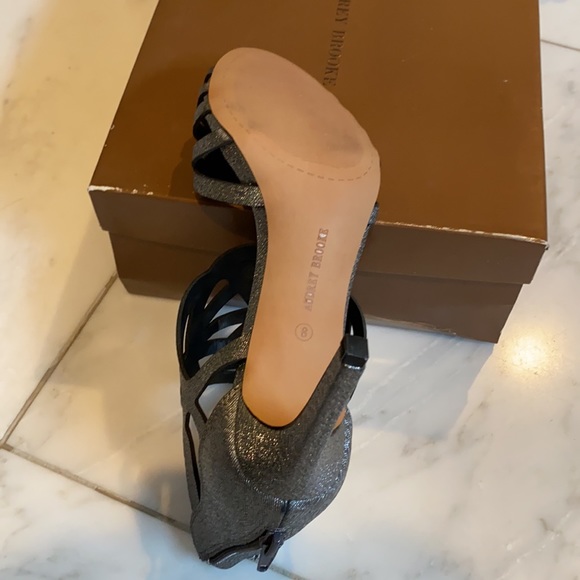 Shoes - Picture 4 of 5